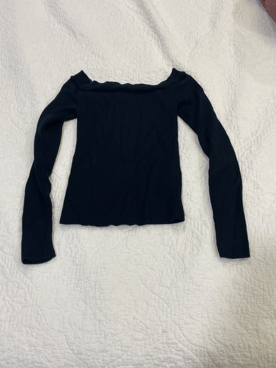 Abercrombie & Fitch Sweaters - Abercrombie & Fitch Black Off-the-Shoulder Ribbed Sweater